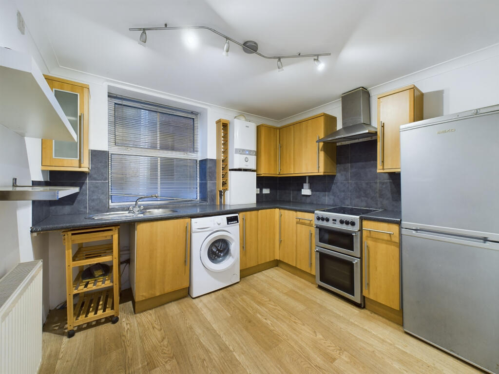 7 Pearson Park,  Hull, HU5 photo 2