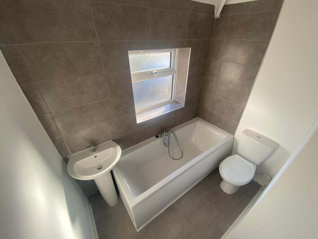 House in Walsall, Harden - View 5