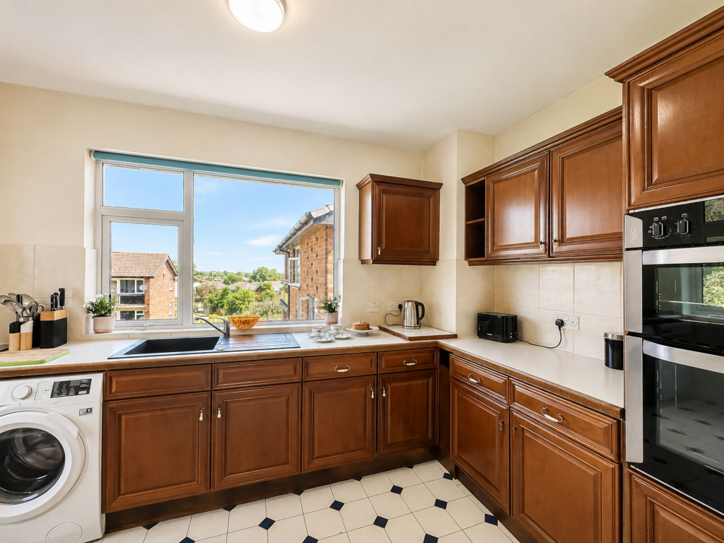 Apartment in Wirral, Liverpool City Region - View 4