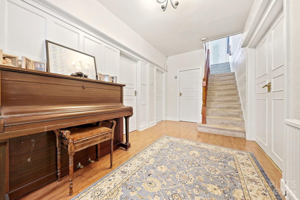 House in Wakefield - View 5
