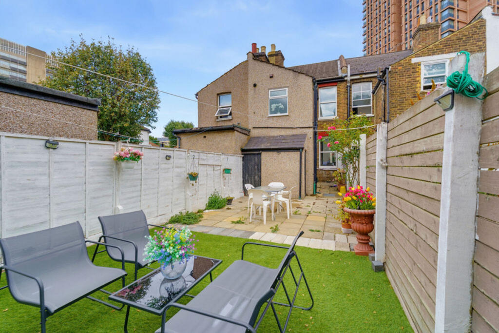 House in Tandridge, Whyteleafe - View 5