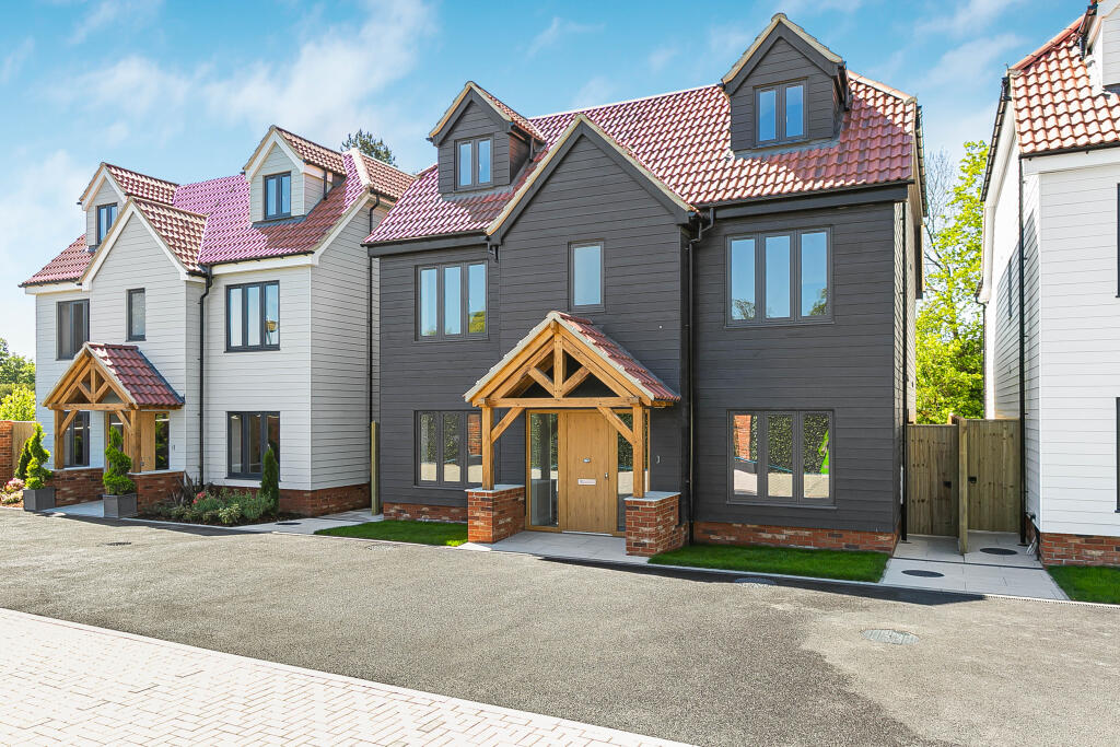 5-bed detached on The Oaklands, Aston Lane, Bragbury End, SG2, £1,200,000