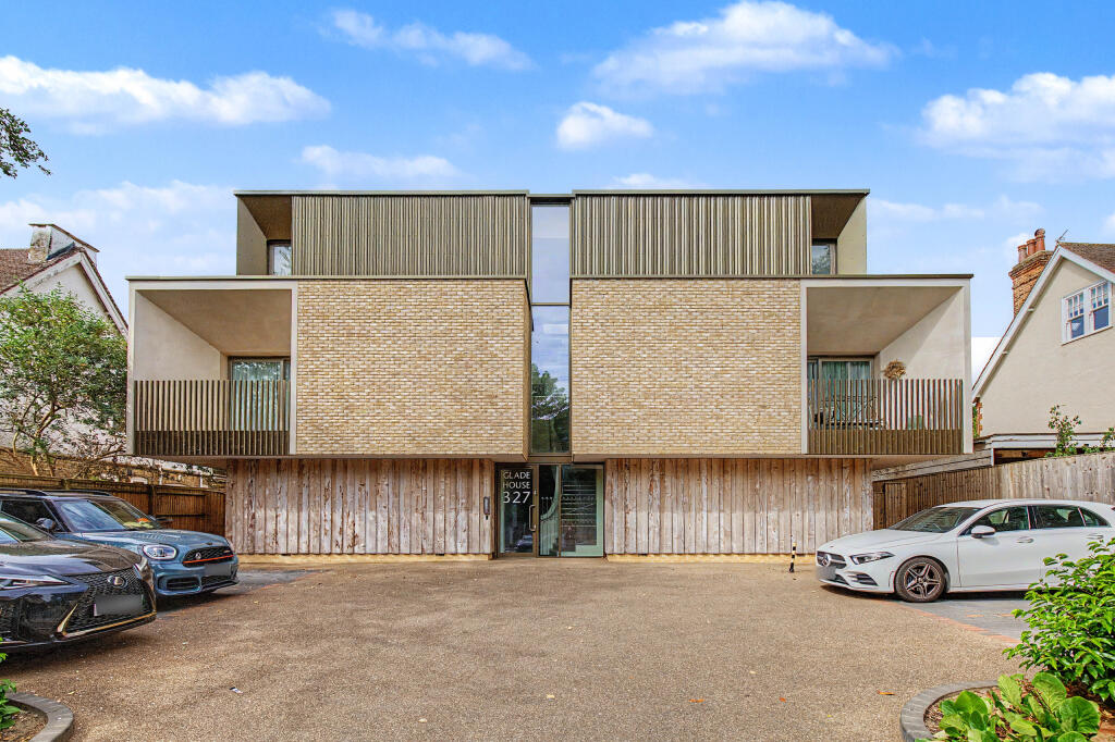 Main image of property: Glade House, 327 Woodstock Road, Oxford, Oxfordshire