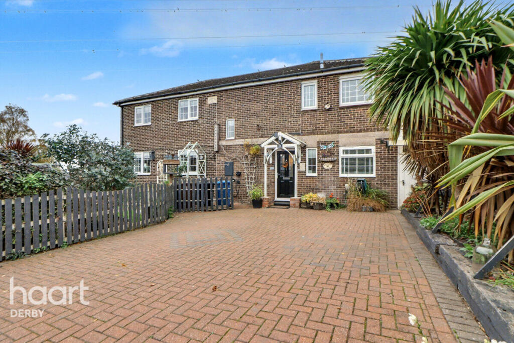 4-bed detached on Sandringham Drive, Derby, £350,000