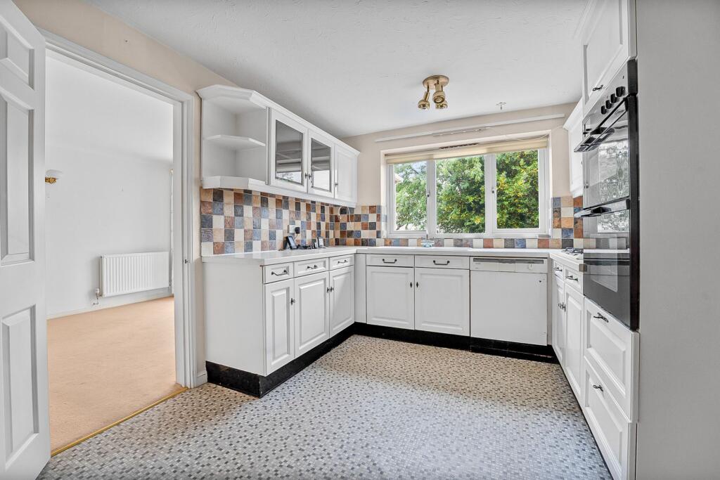 House in West Oxfordshire, Deer Park, Witney - View 4