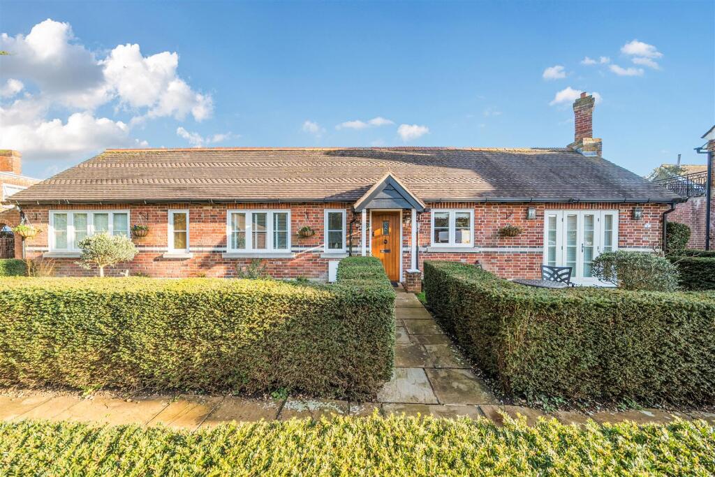 Main image of property: Fairlawns, Burridge