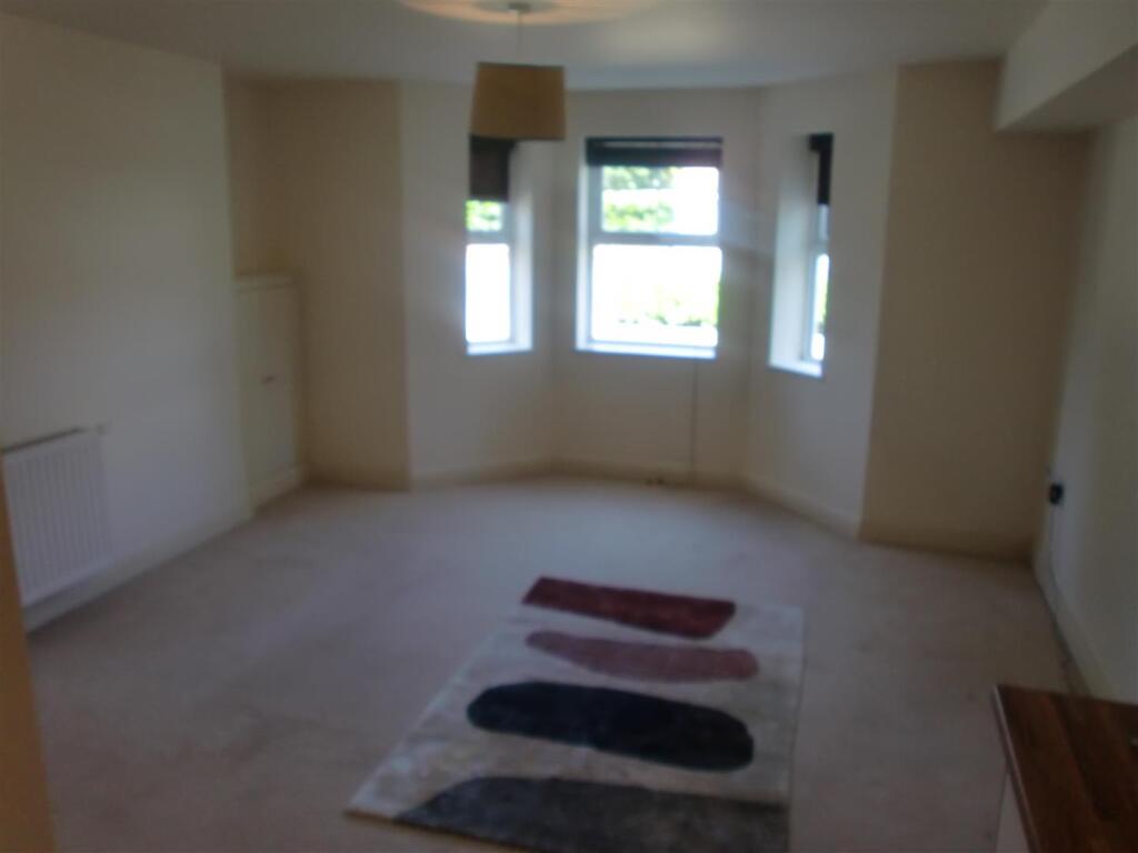 Apartment in Bournemouth, Springbourne - View 2