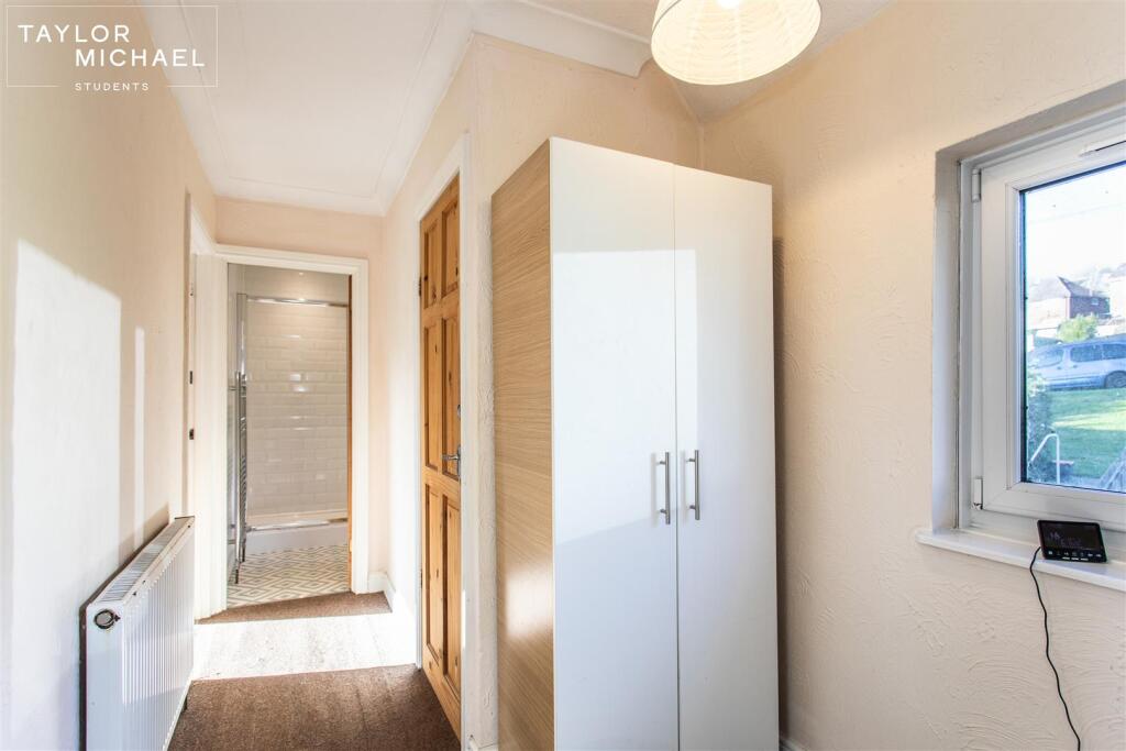 6 bedroom terraced house for rent