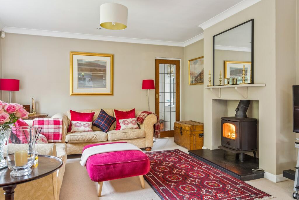 Hollow Way, Chesham Bois, Amersham - More