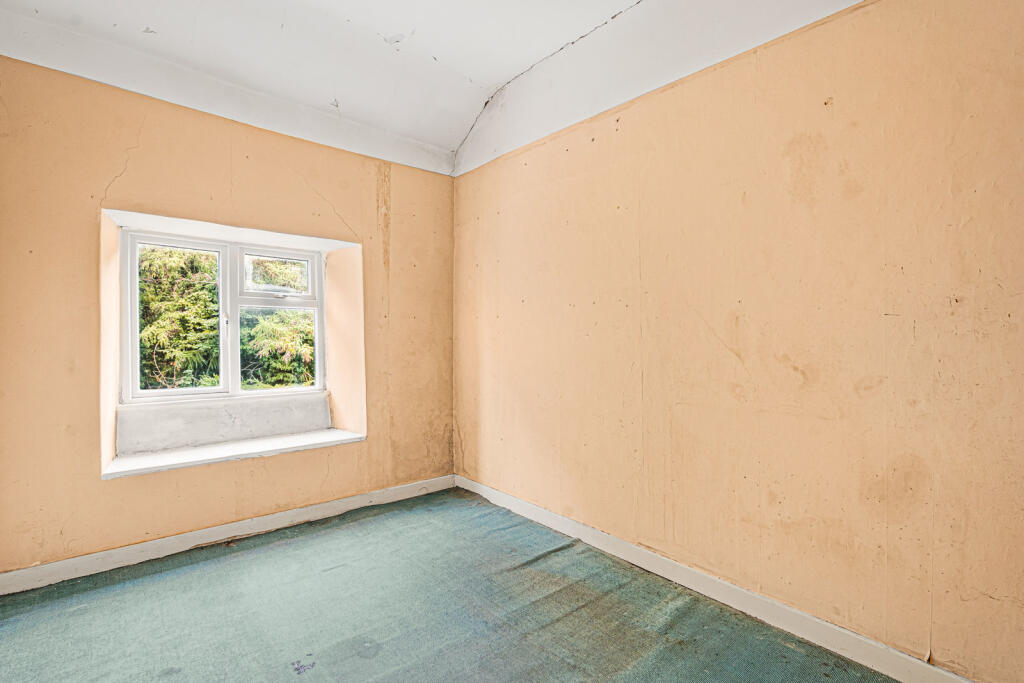 House in Gloucester - View 5