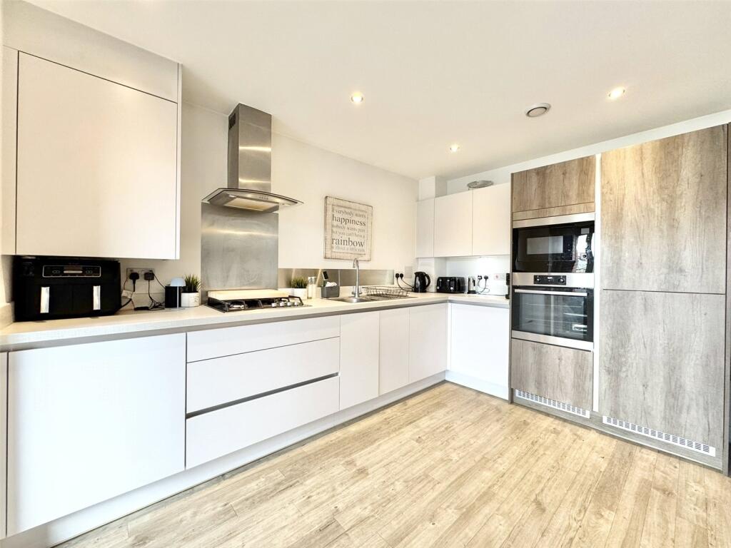 Apartment in Dartford - View 4