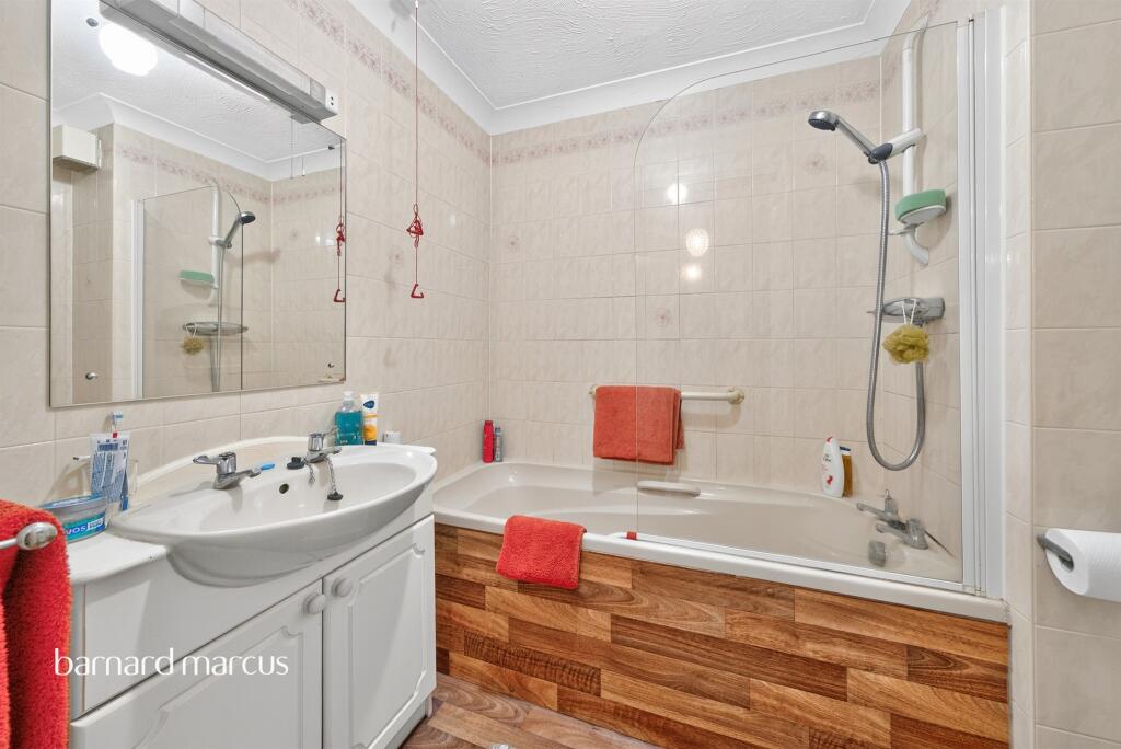Apartment in Twickenham - More