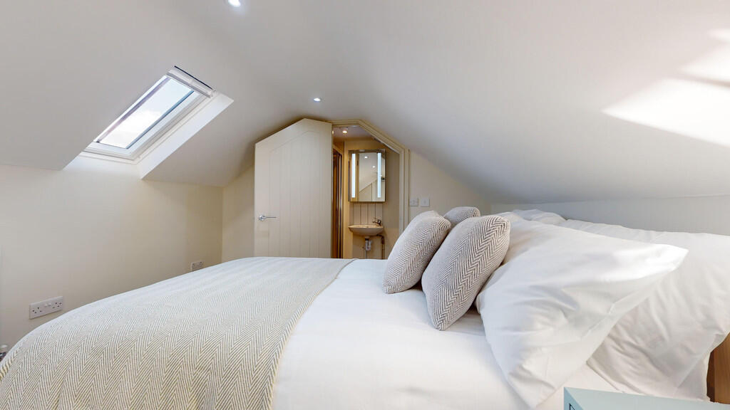 House in Bath - View 2
