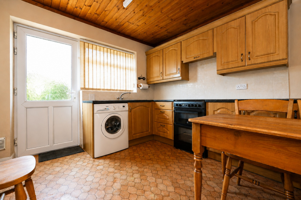 House in Lincoln - View 4