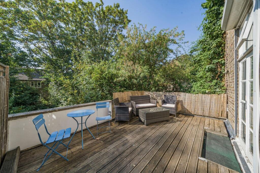 Apartment in London - View 4