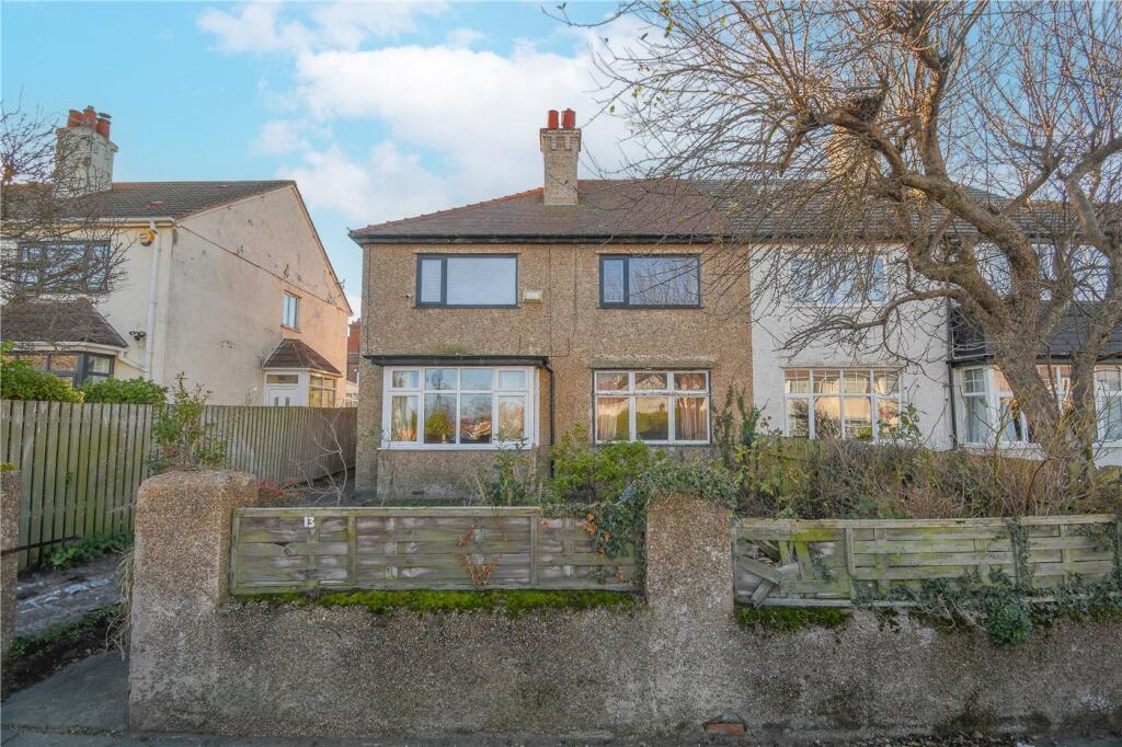 2-bed flat on Clydesdale Road, Hoylake, Wirral, £160,000
