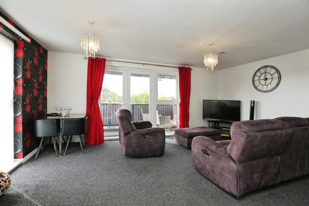 Howe Road, Gosport photo 2