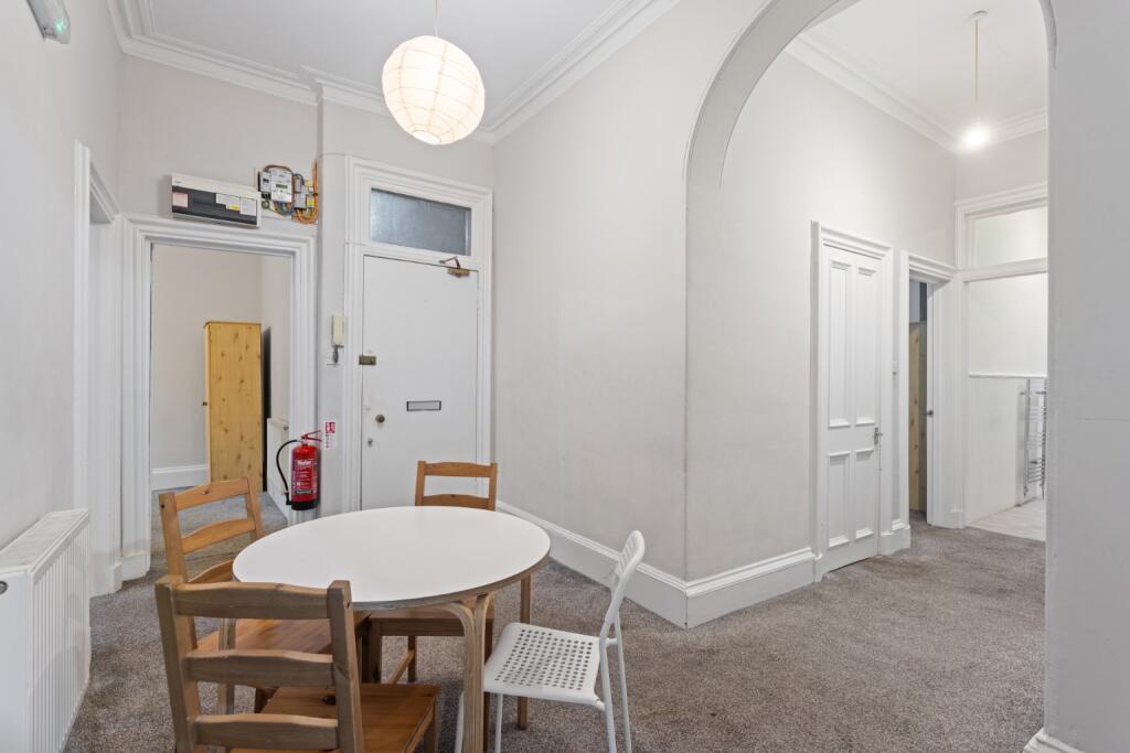 5 bedroom flat for rent