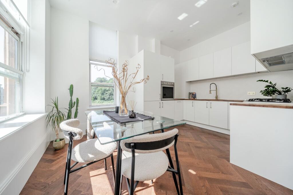 Main image of property: London Road, Tunbridge Wells, TN1