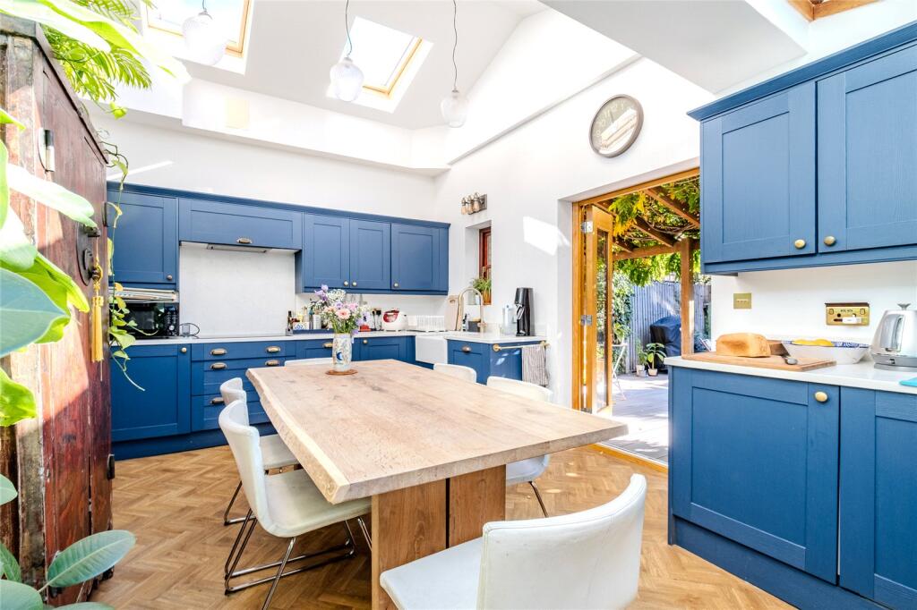 House in London, Fayland Estate, Furzedown - View 2