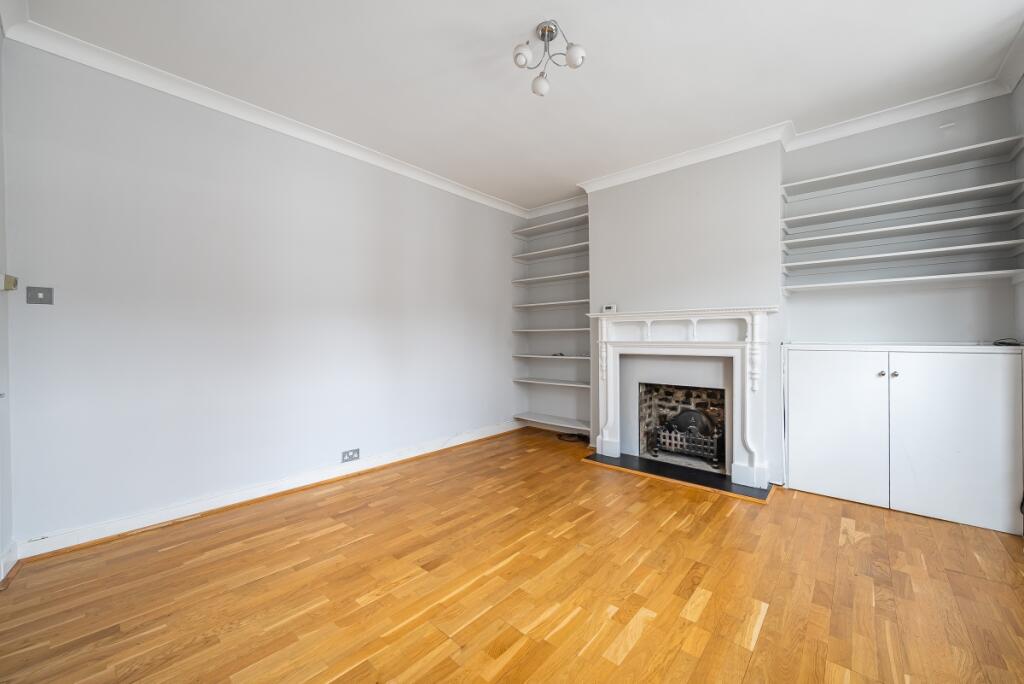 Apartment in London - More