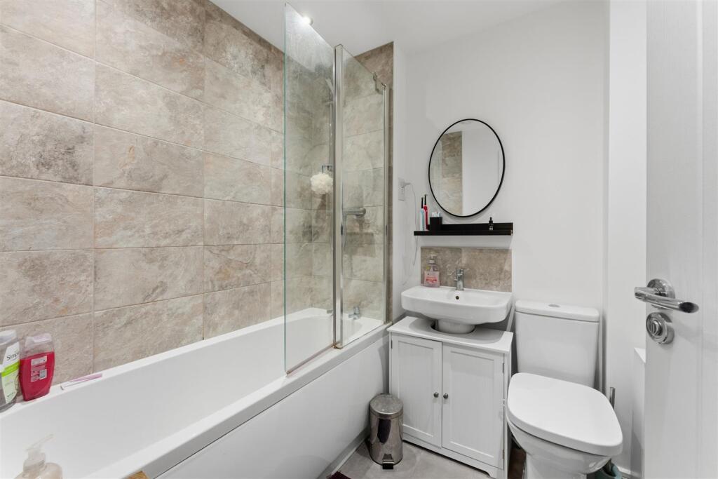 House in Northampton - View 5