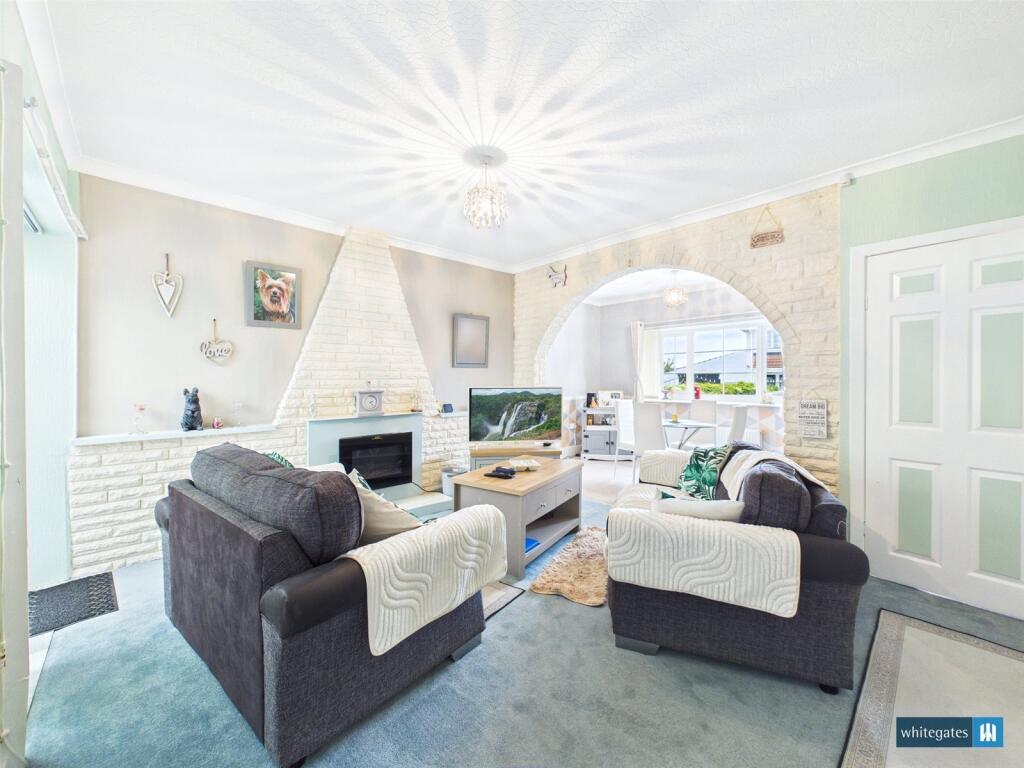 House in Doncaster, Old Edlington - View 4