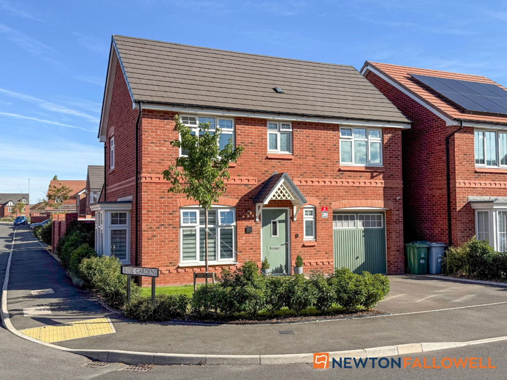 3-bed detached on Crocus Close, Newark, NG24, £290,000