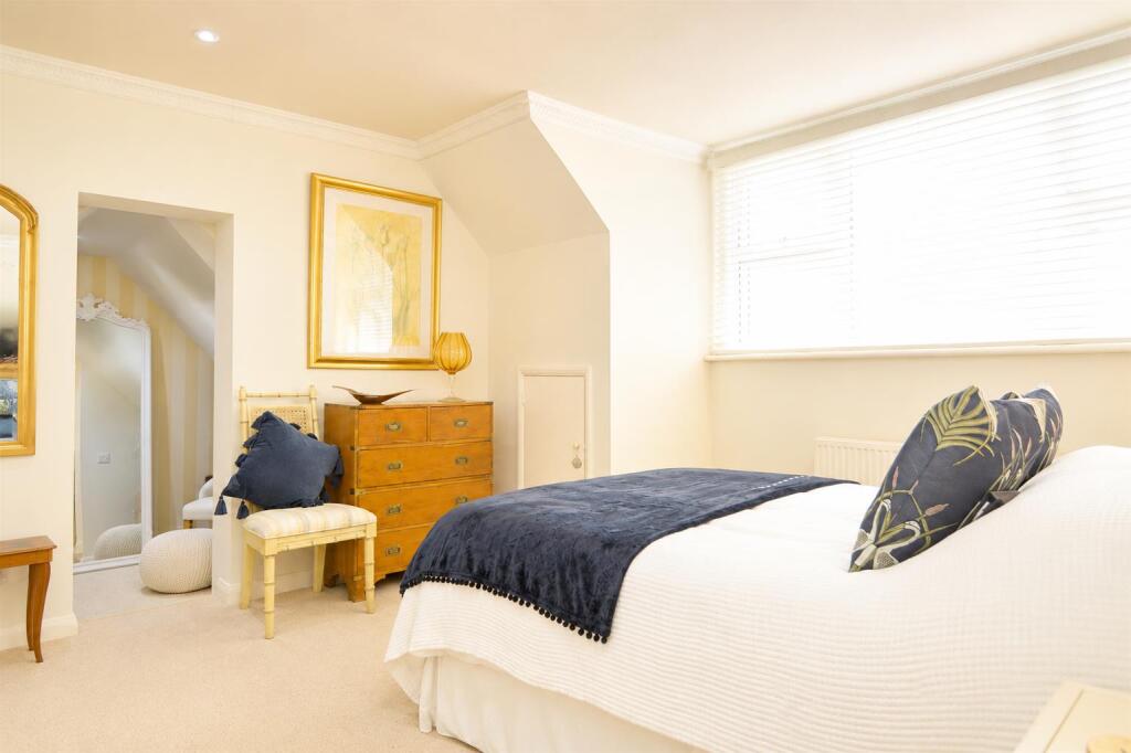 House in Godshill, Isle of Wight - View 6
