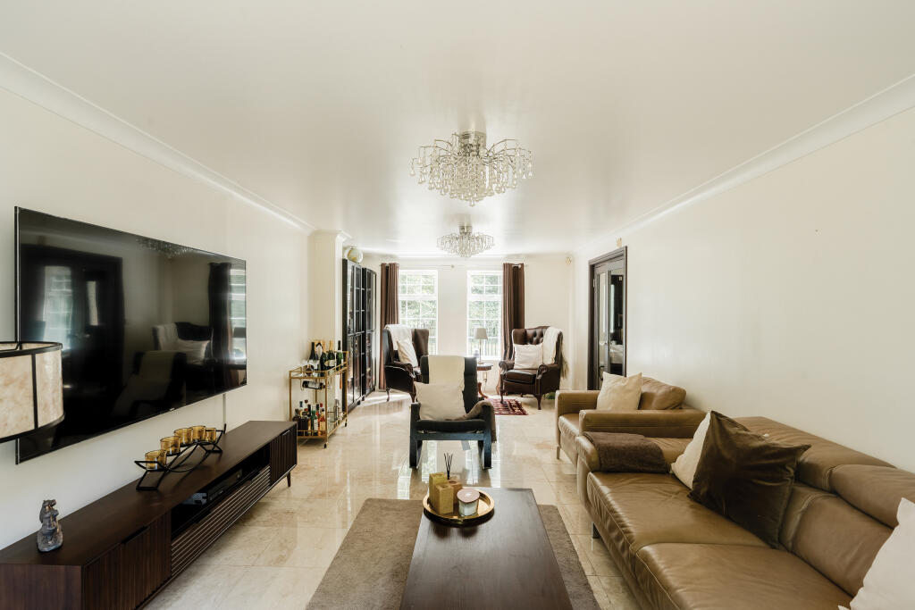 House in Bradley Stoke - View 4