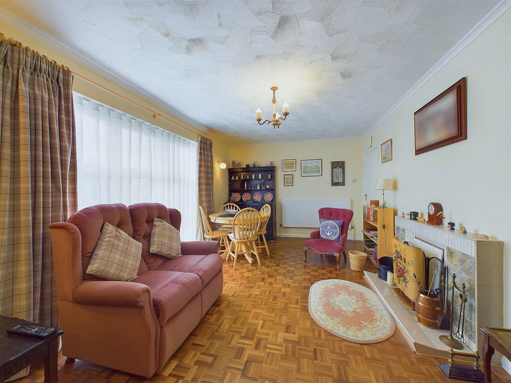 Rusper Road South, Worthing, BN13 - View 5