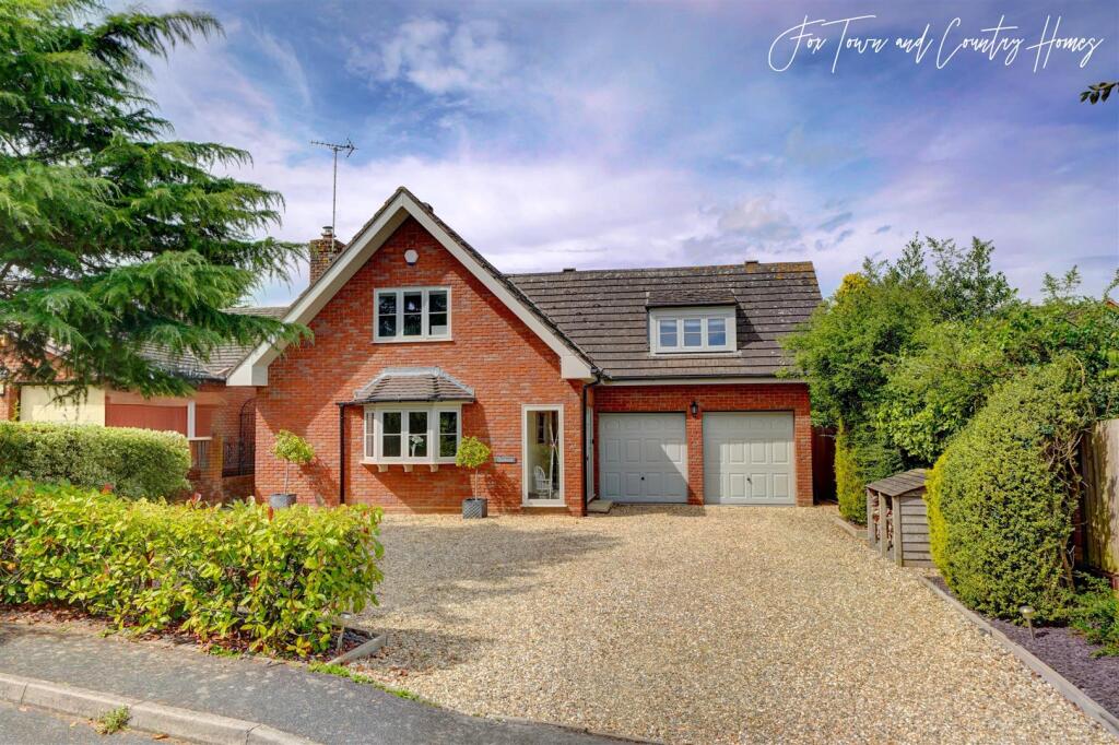 5-bed house on Areley Common, Stourport-On-Severn, DY13, £675,000