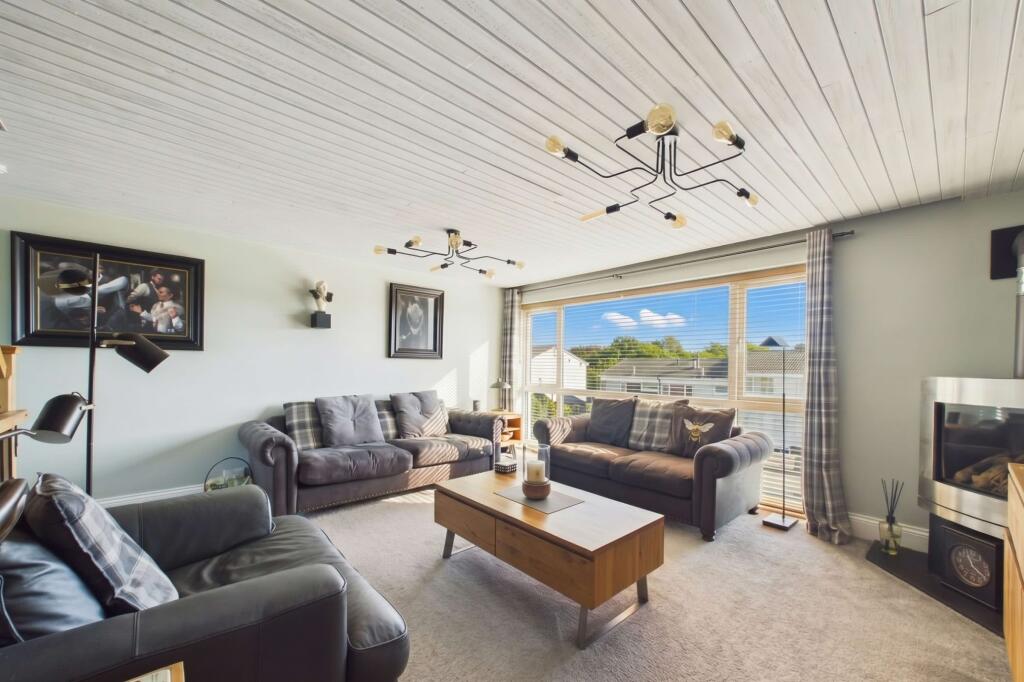 House in Torquay, Torbay - View 3