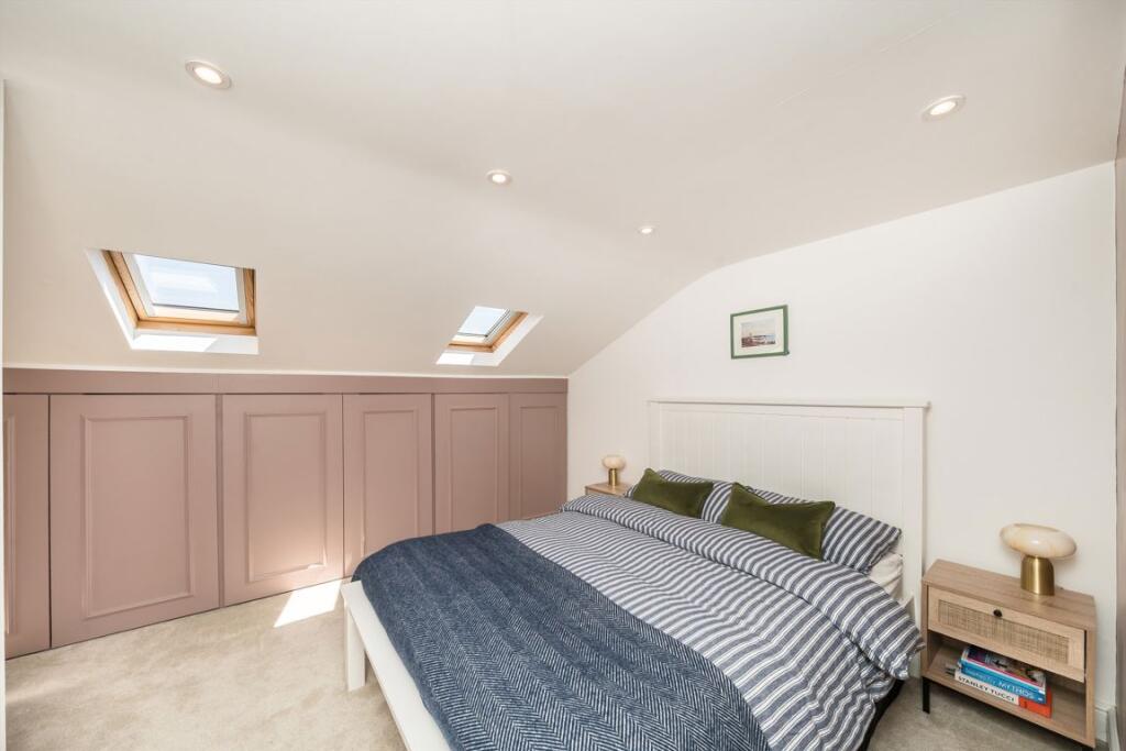 House in London - View 5