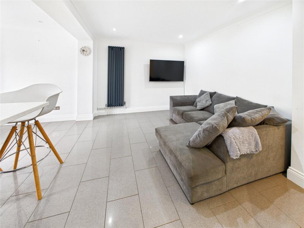 Maidment Crescent, Witham, Essex, CM8 photo 3