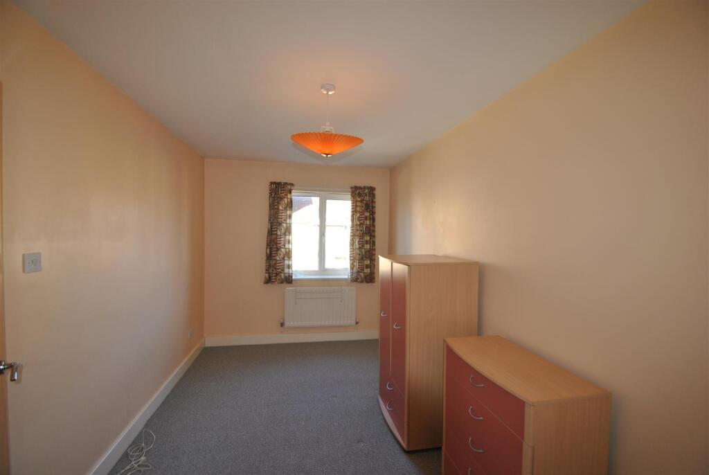 Apartment in Doncaster, Lakeside - View 5