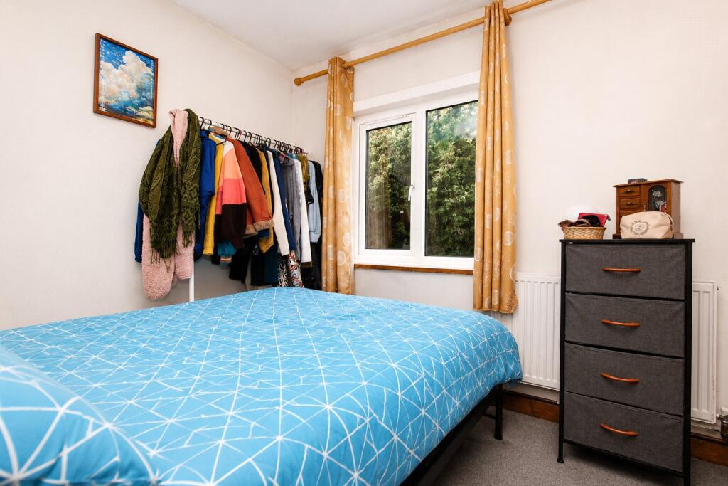 Apartment in Guildford, Surrey - View 5