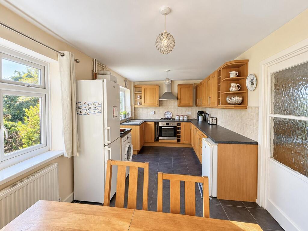 House in Wealden, Heathfield and Waldron - More