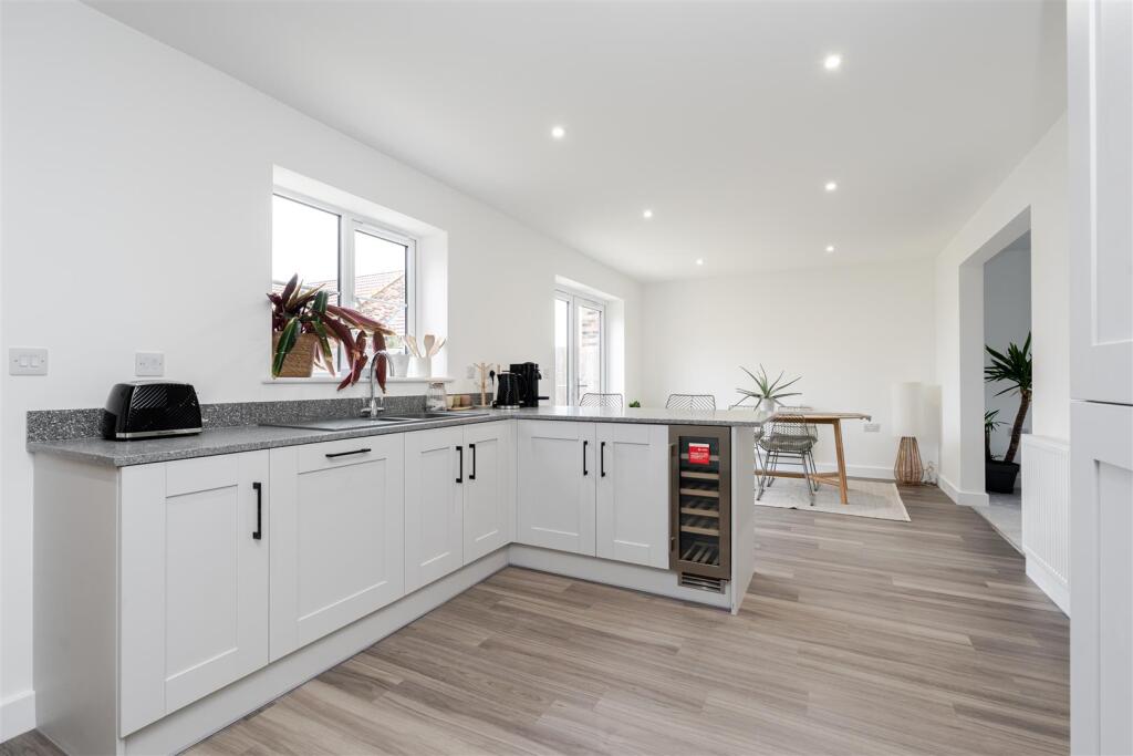 House in South Holland, Pinchbeck - View 2