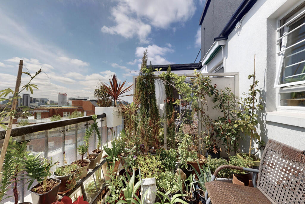 Apartment in London, City of Westminster - View 4