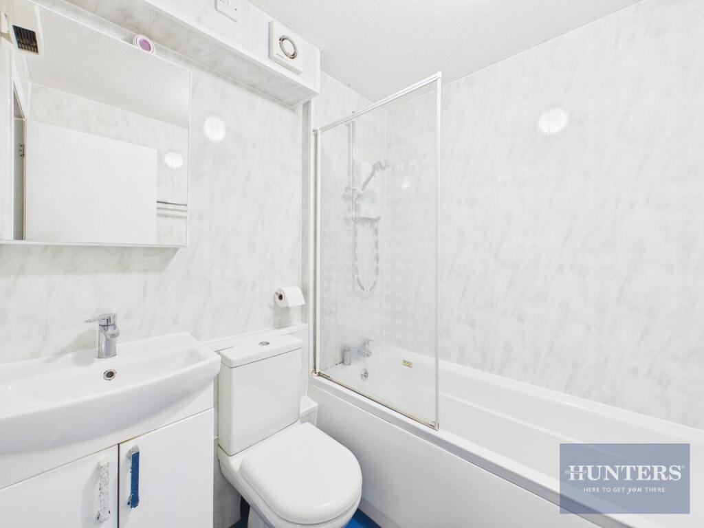 Apartment in Gloucester - View 5