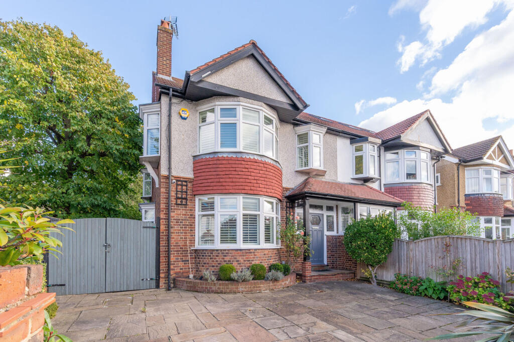 Main image of property: Parkway, Raynes Park, London, SW20