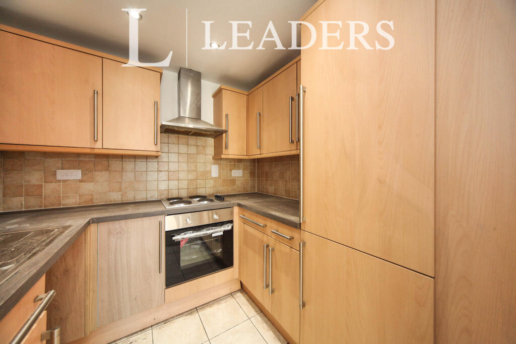 Apartment in Luton - More
