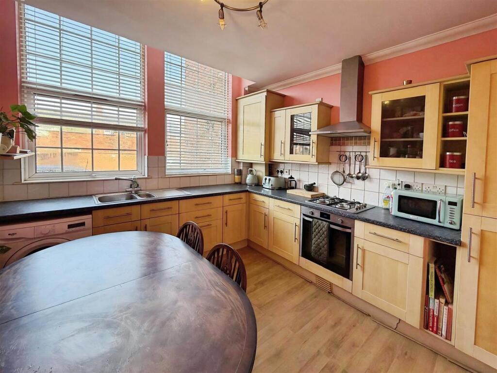 Apartment in Kettering, Avondale - View 5