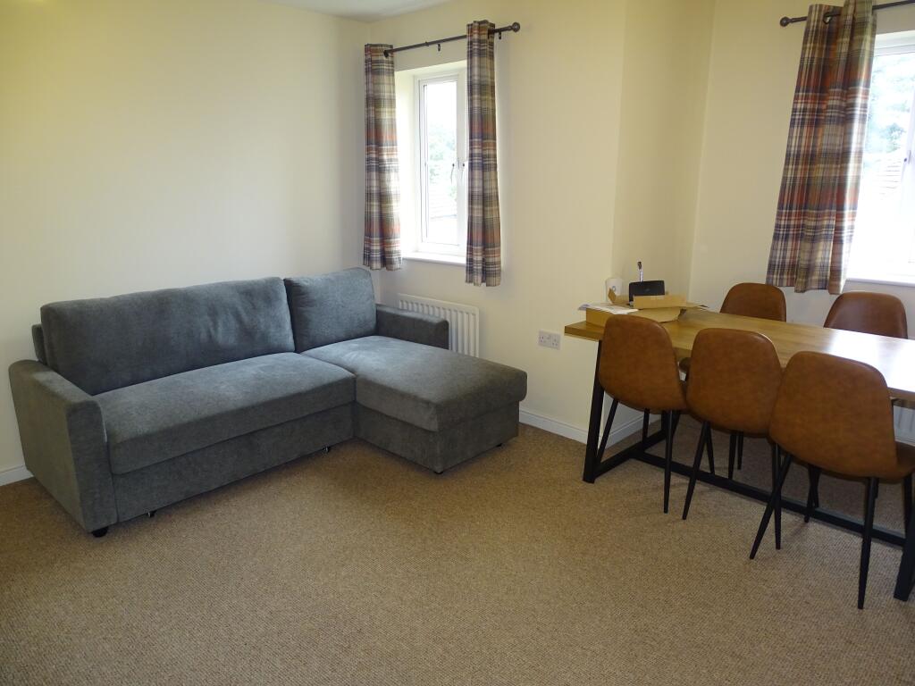23 Regal Place photo 2