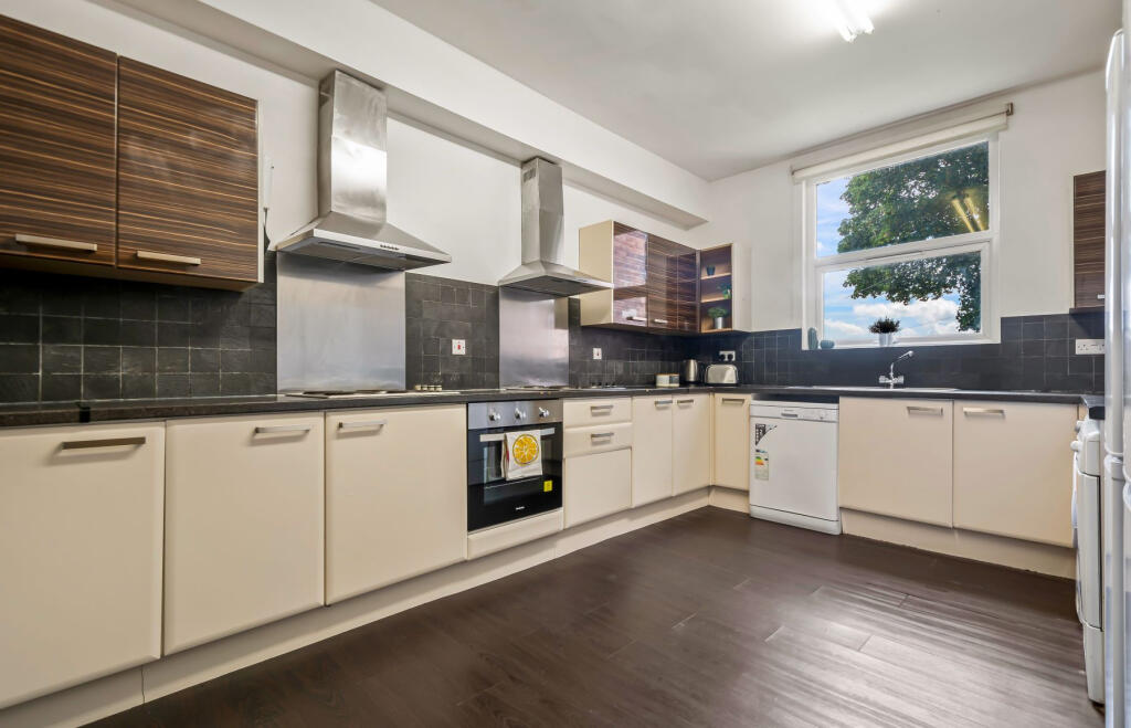 House in Leeds - View 4
