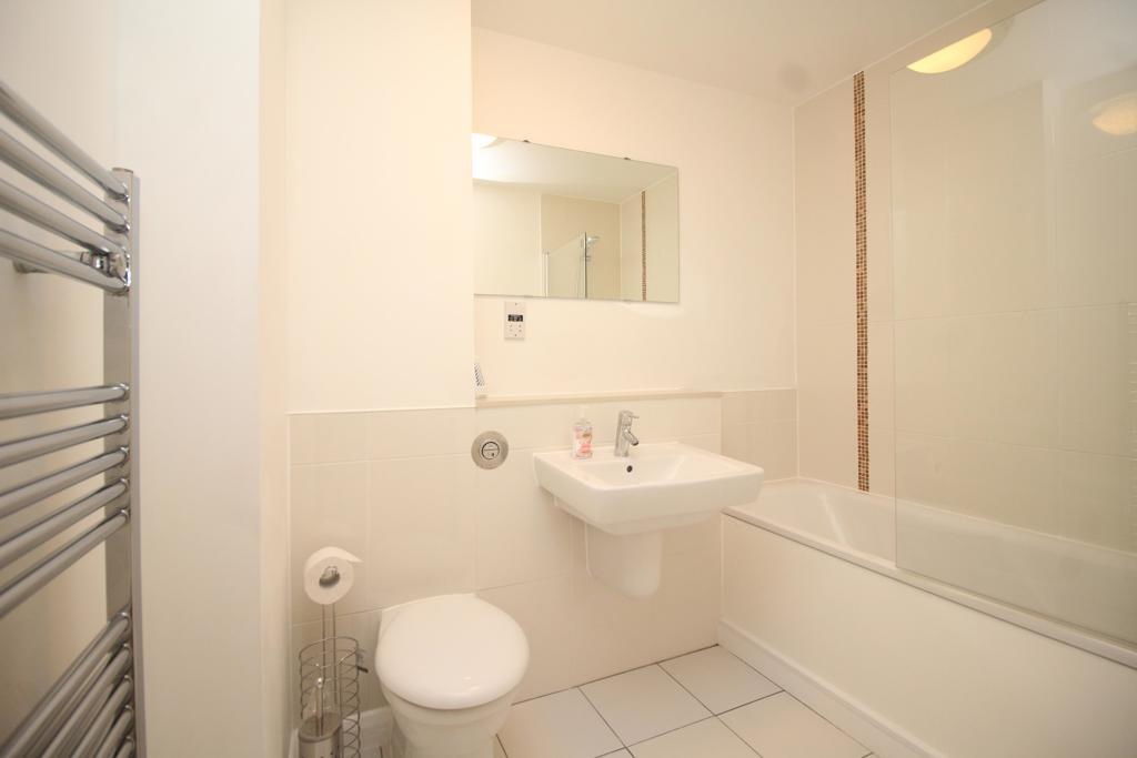 Apartment in Milton Keynes, Central Milton Keynes - View 5