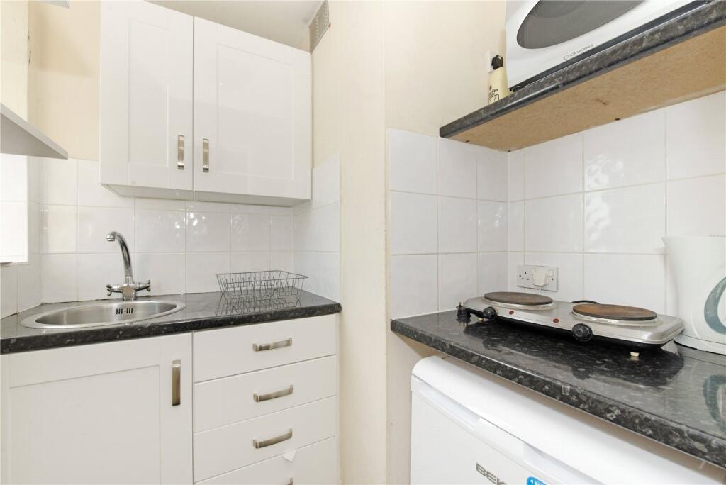 Studio flat for rent