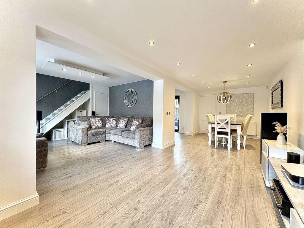 Julie Croft, Bilston, WV14 8YT photo 4