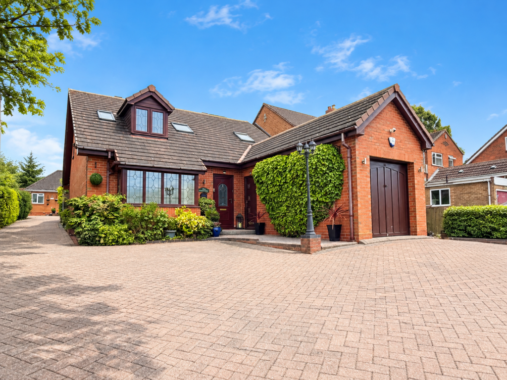 Main image of property: Peterbrook Road, Majors Green, Shirley, B90 1ED